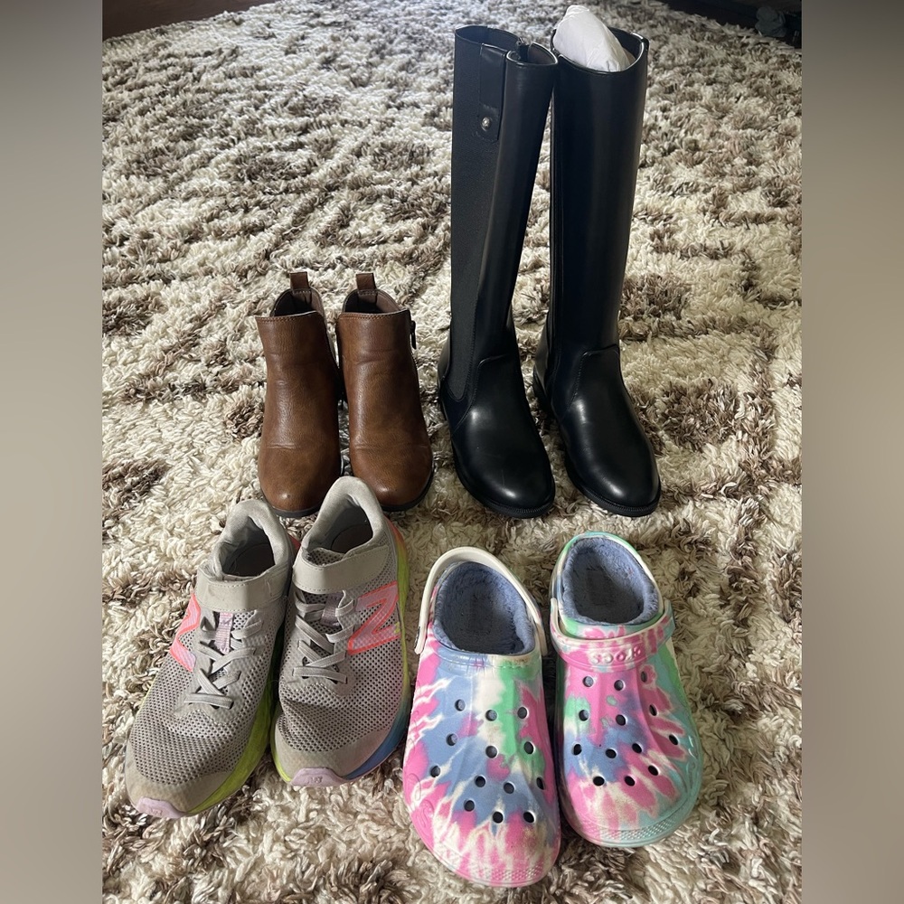 Girls size 1 shoe lot